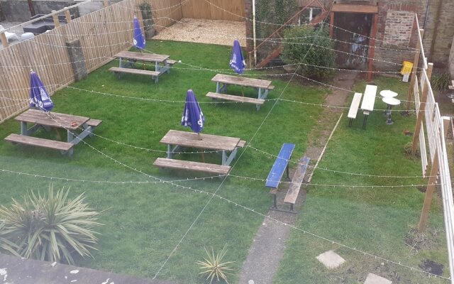 Inviting 3-bed Apartment in Swansea