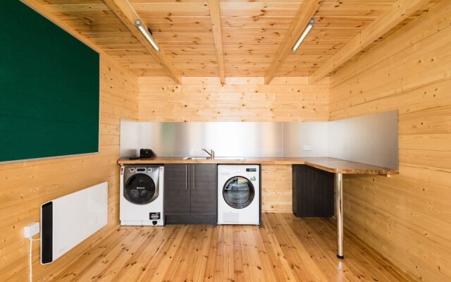 Weedingshall Lodges