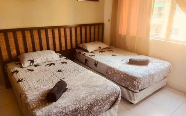 Beach view apartment from balcony – Guest Rooms – Banting