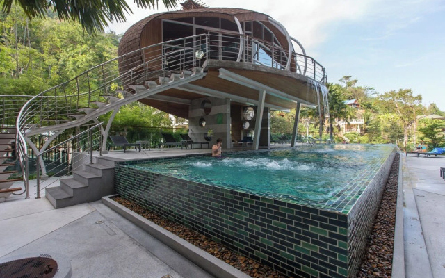 Pool Front Sexy Studio Fully Furnished Apartment