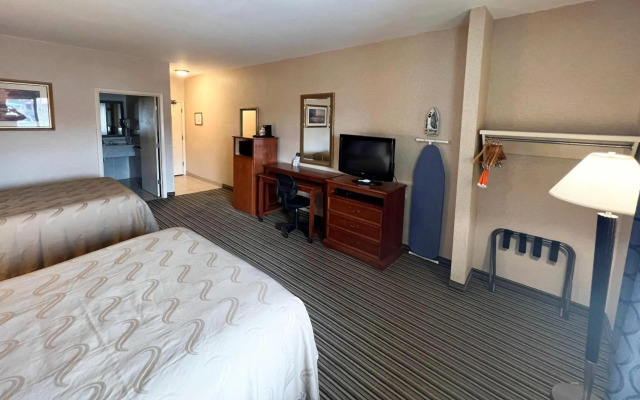 Quality Inn & Suites Grants - I-40