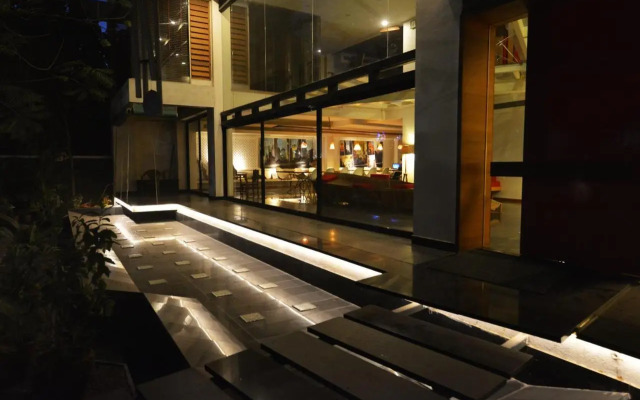 The Sky Imperial Aarivaa Luxury Homestay