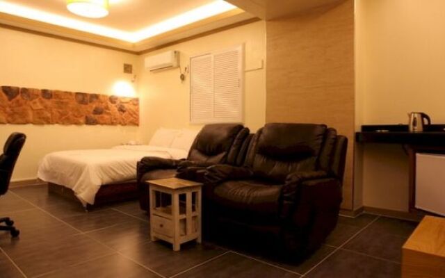 S Petite Hotel