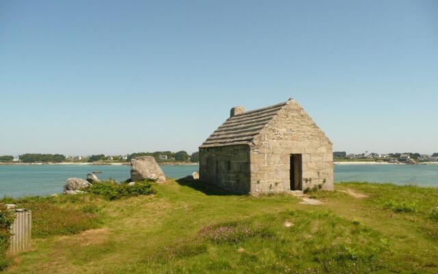 Semi-detached House, Guisseny