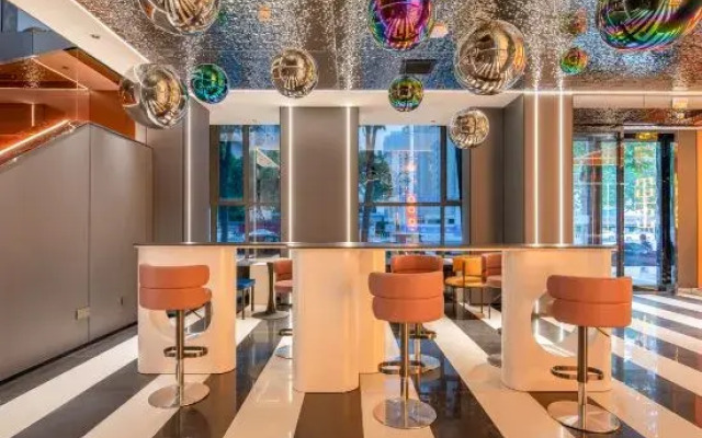 SEVEN HOTEL (Modern Street Store)