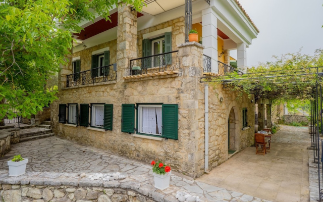 Orestis Stone Apartment for 2 With Garden