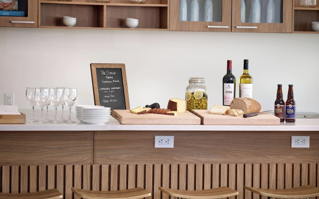 Element Charleston Airport