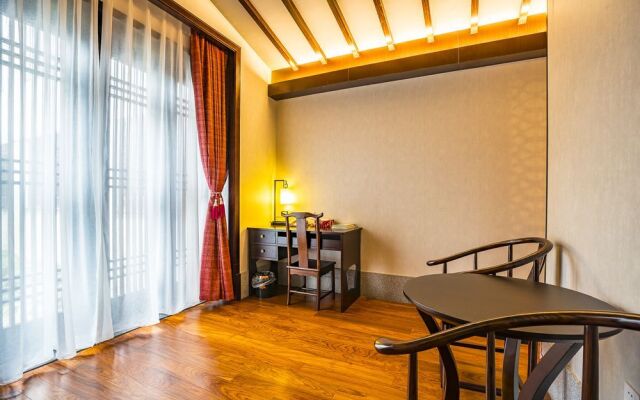 Graceland Garden Court Hotel