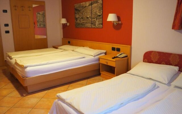 Hotel Garni Rin da Rin