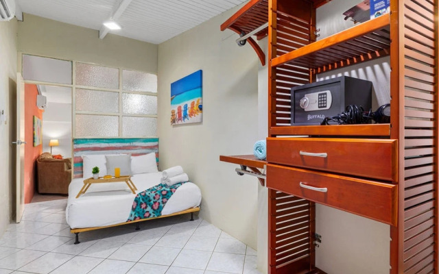 Sleeps 12 Spacious Private Pool Great Location