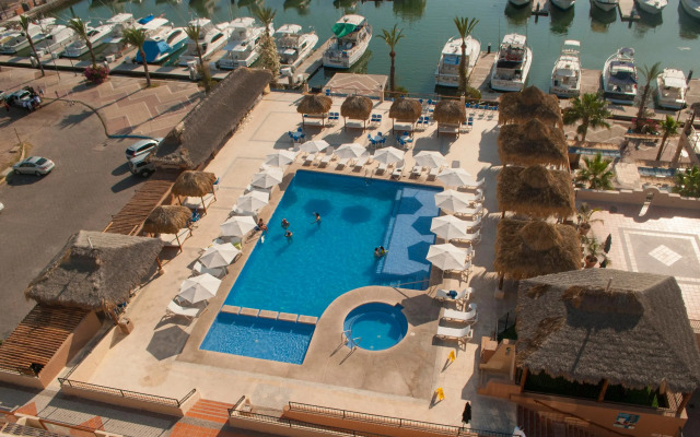 Marinaterra Hotel & Spa