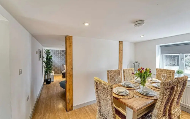 Host Stay Bridgepoint House