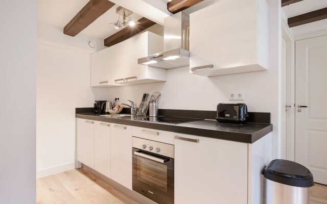 Canal Garden Apartment 11
