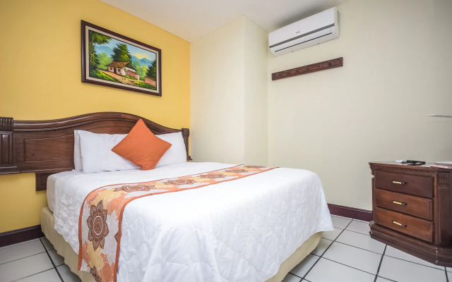 Berlor Airport Inn