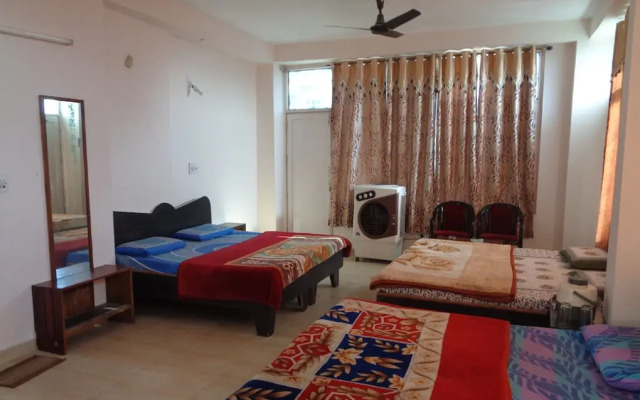 Goroomgo Hotel Ishan Katra