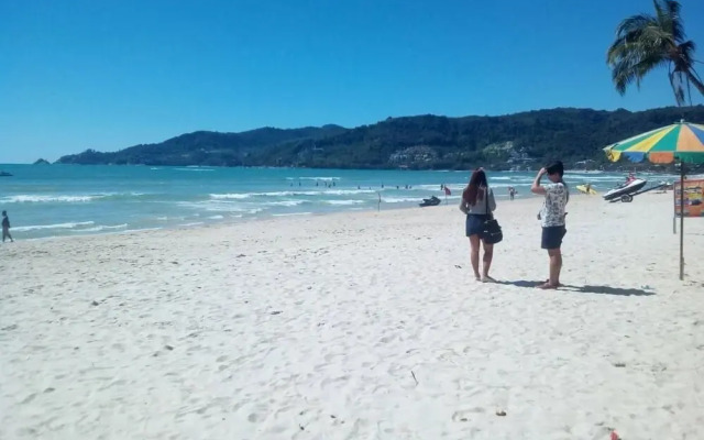 Patong Beach Gardens - Pool, Fast Wifi, Smart TVs