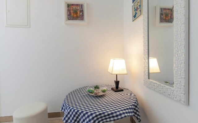 Amazing Home in Podstrana With Wifi and 5 Bedrooms