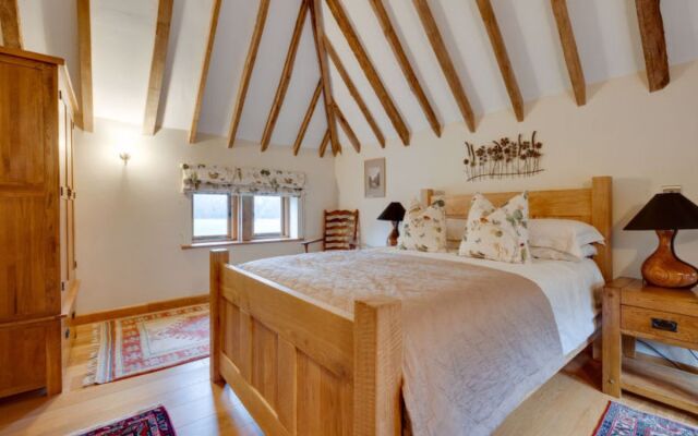 Three Oaks Barn