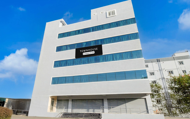 Super Townhouse Kukatpally North Formerly Munagala Arcade
