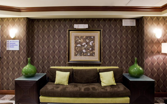 Holiday Inn Express & Suites Woodland Hills by IHG