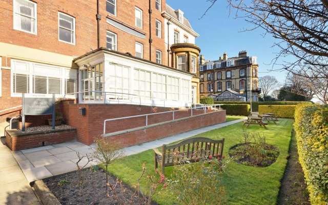 The New Southlands Hotel