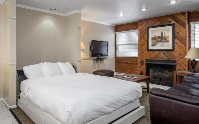 Sweetwater Lift Lodge