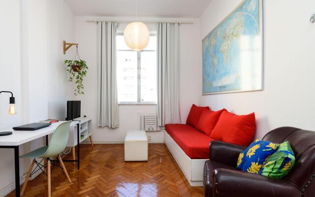 1Qto completo a 400m da Praia | SL 363/906