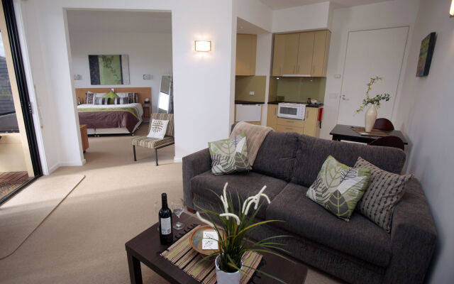 Hilltop Apartments Phillip Island - Adults Only