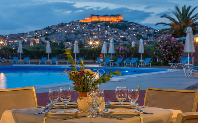 Delfinia Hotel & Bungalows