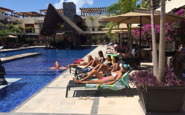 Aldea Thai by Ocean Front