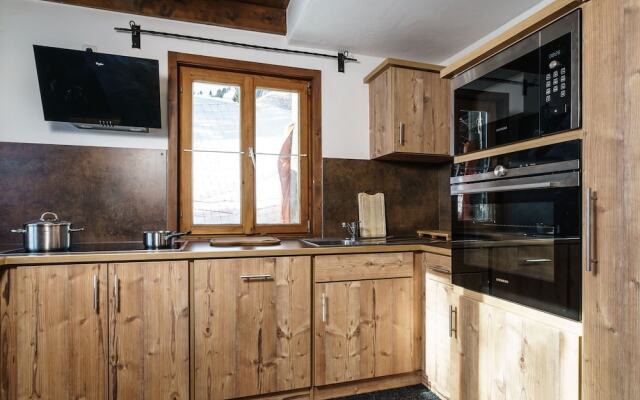 Gorgeous Chalet With Sauna in Konigsleiten