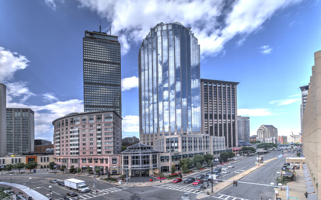 Perfect Location! Great Amenities Included!