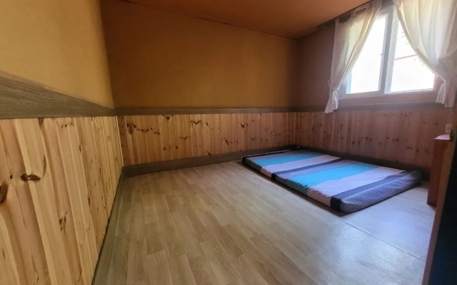 Hwaya Mountain Pension