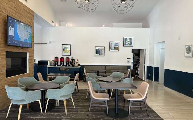 Holiday Inn Express Watertown