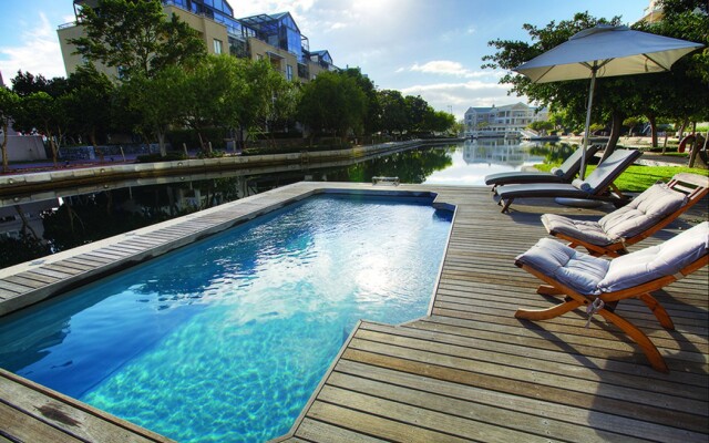 Апарт-отель Waterfront Village