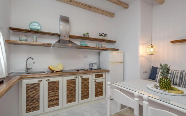 Birikos Hotel & Suites