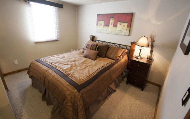 Cobblestone Manor B&B