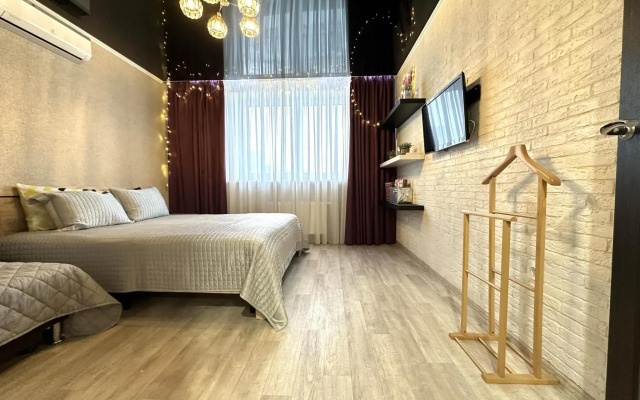 Compass (Компасс) на улице 50 лет Октября