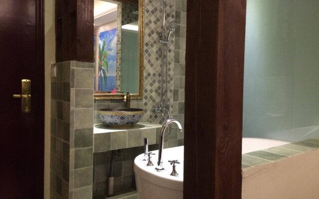 Luzhou Ba Li Nuo Theme Hotel