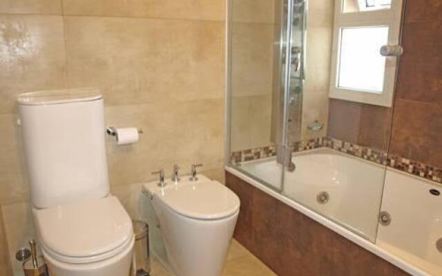 Lake View Apartment