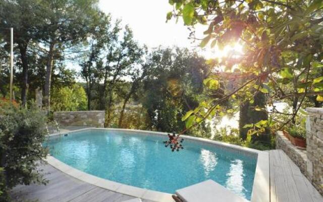Mala Villa