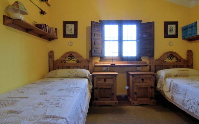 Attractive Holiday Home in Canillas de Aceituno With Terrace