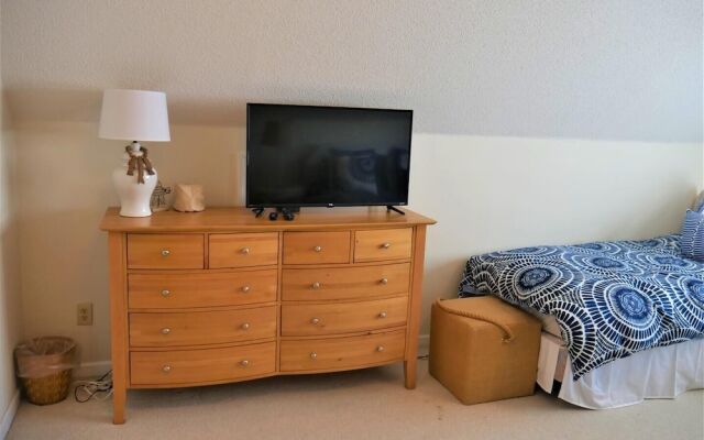 Katinka II - 3 Br Home