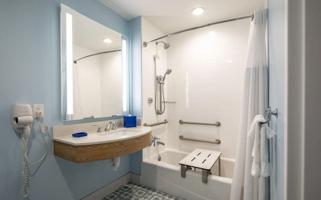 Universal's Endless Summer Resort - Dockside Inn and Suites