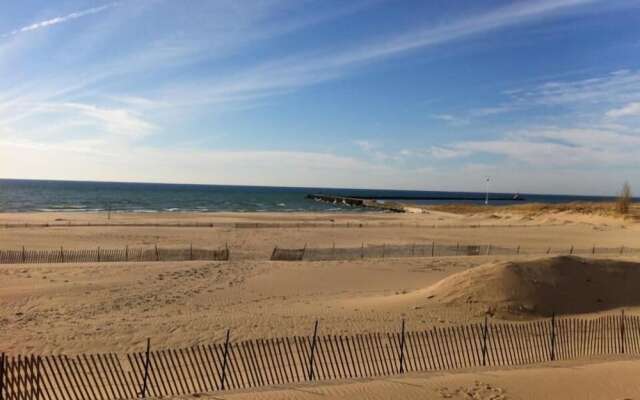 Manistee Inn & Marina
