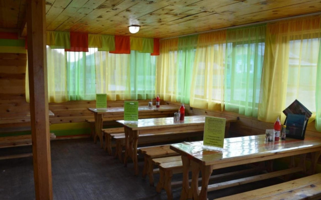 Gostinyi Dvor Anna