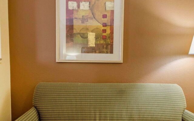 Comfort Suites Louisville East