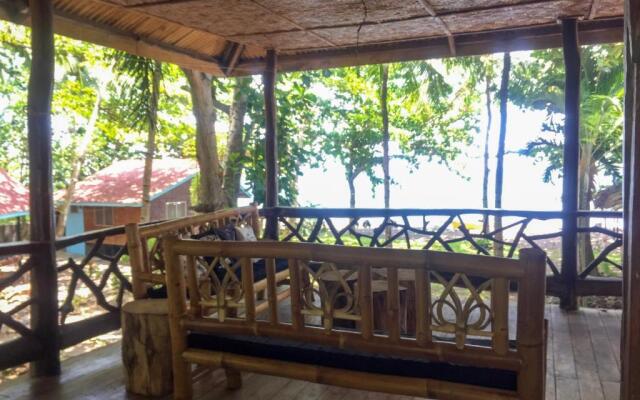 beach house resort and dive center