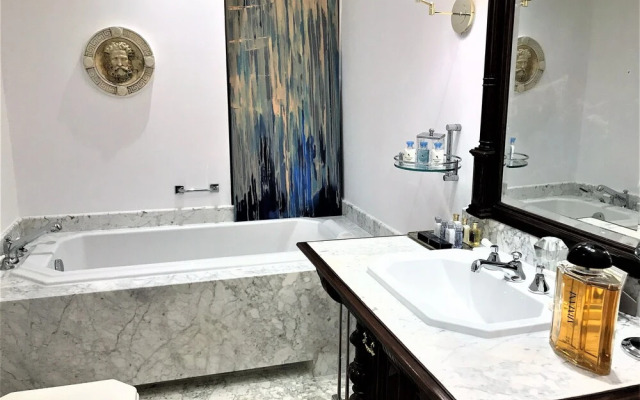 MONDRIAN Luxury Suites & Apartments Krakow Old Town