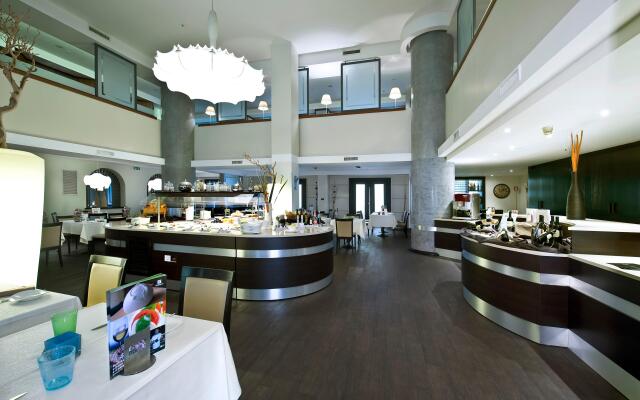 Holiday Inn Naples by IHG